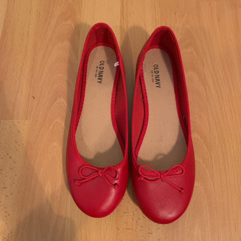 Red Ballet flats